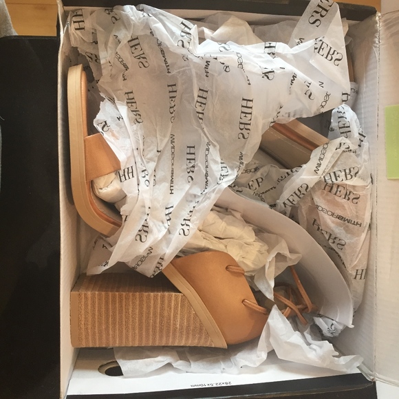 Nude heels - Picture 3 of 4